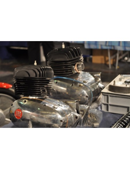 Restoration of engines, professional, for classic motorcycles.